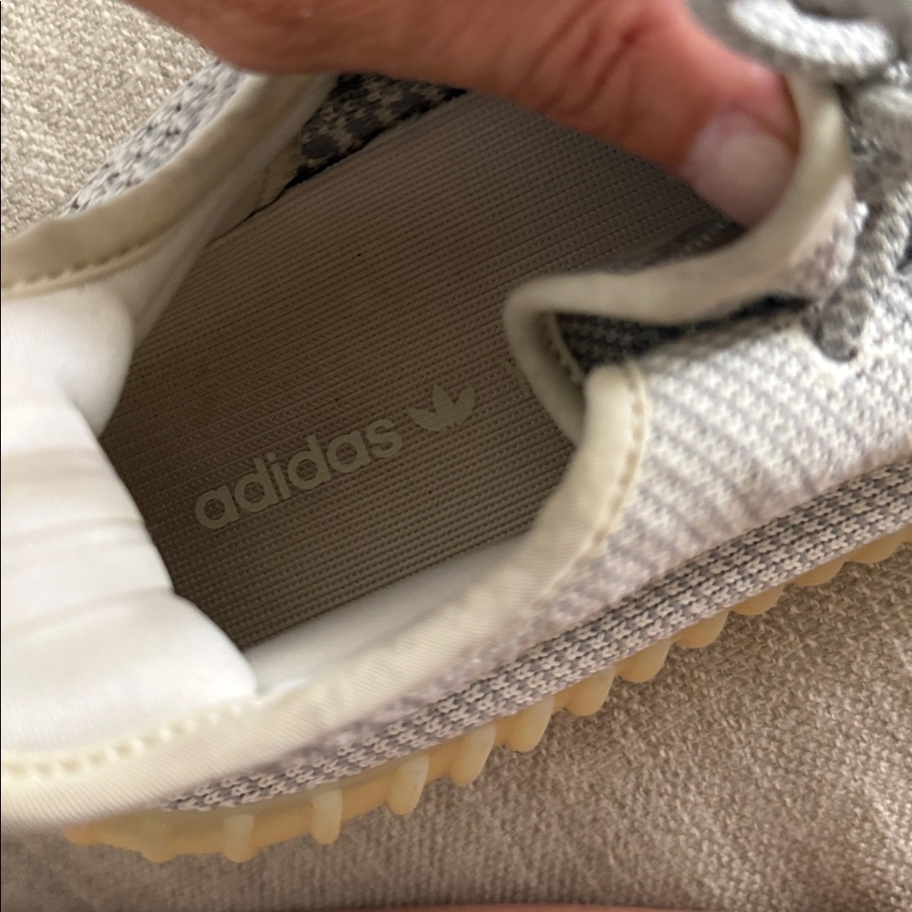 Adidas x Yeezy Boost 350 V2 in Lundmark Nylon - Picture 12 of 13